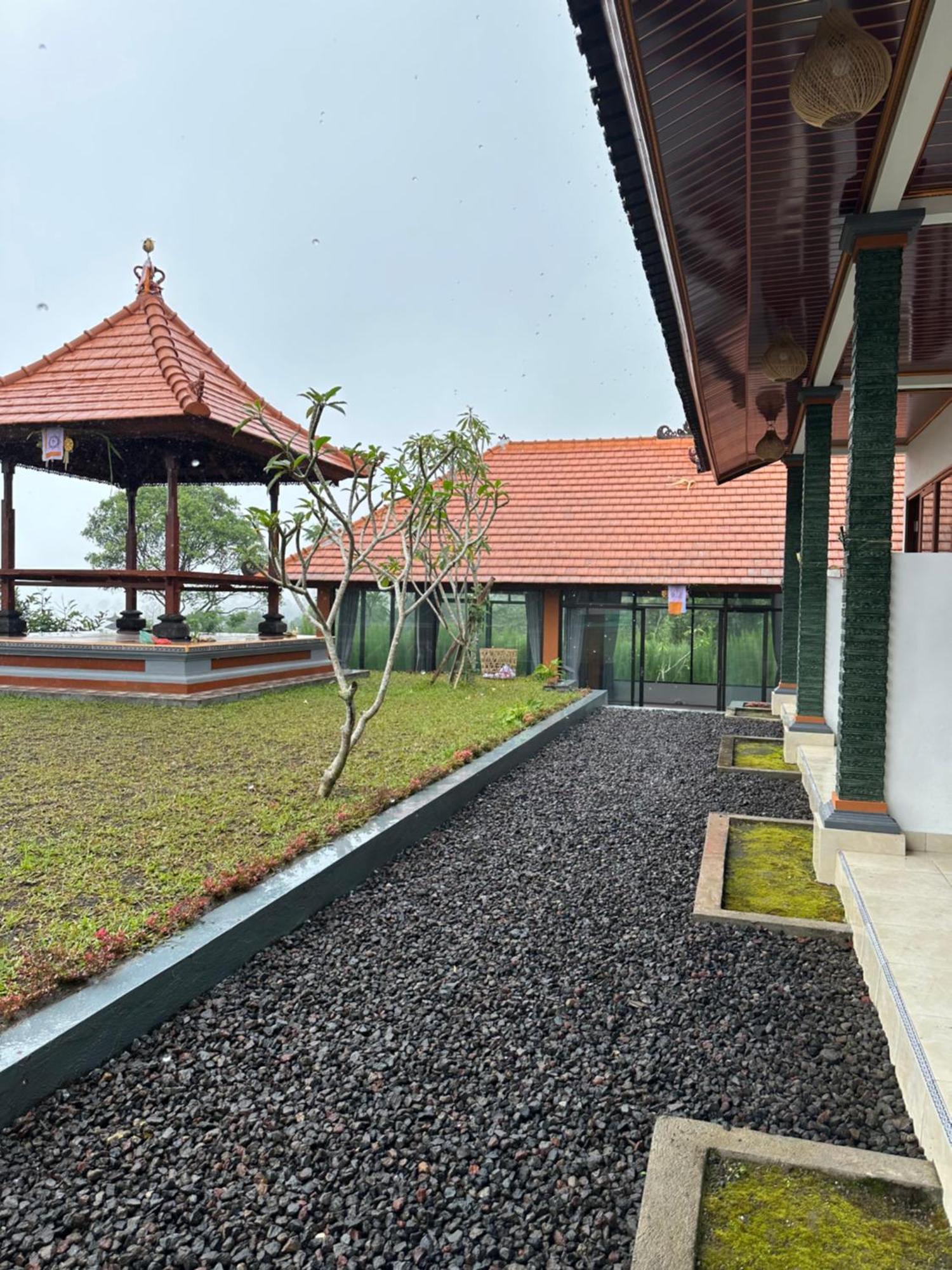Bali Basuki Retreat Center Apartment Besakih Luaran gambar